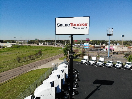 SelecTrucks of Texarkana